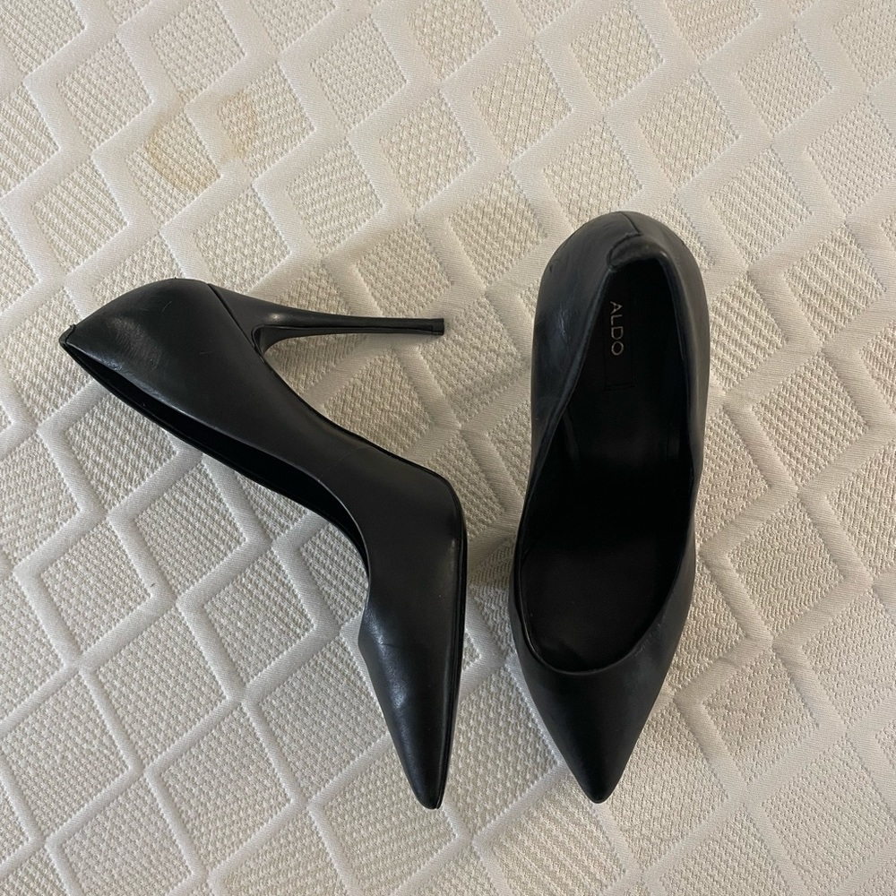 Aldo black pointed toe high heels. Only worn once!